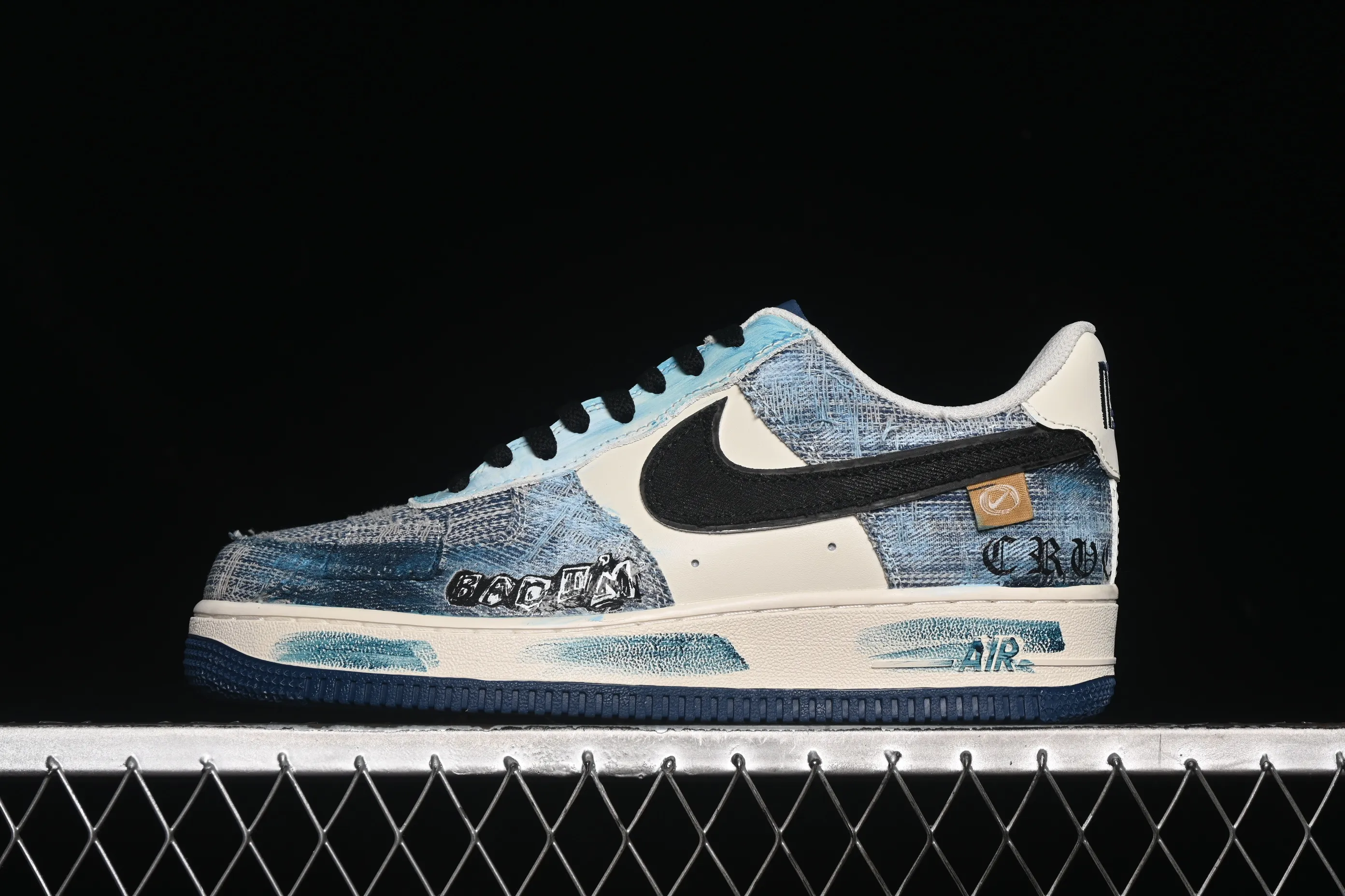 All categories Nk Air Force 1 Air Force series Nk Air Force 1 Low Air Force low-top Nike Air Force 1'07 Low "Danning Illusion" Hand-painted graffiti Denim fantasy Air Force 1 low-top casual sneakers FB0607-770